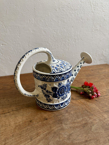 Arrosoir en faïence de Delft