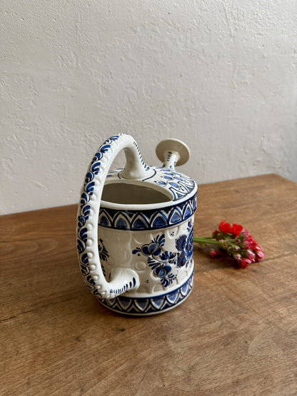 Arrosoir en faïence de Delft