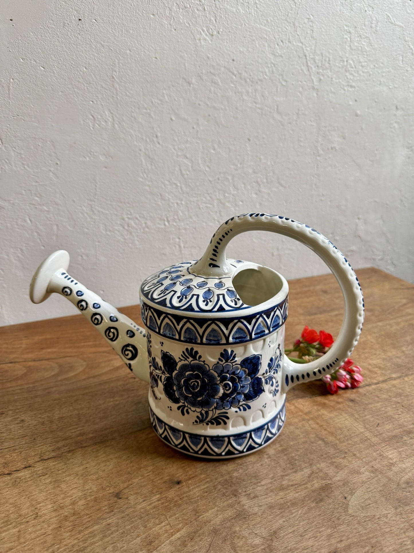 Arrosoir en faïence de Delft