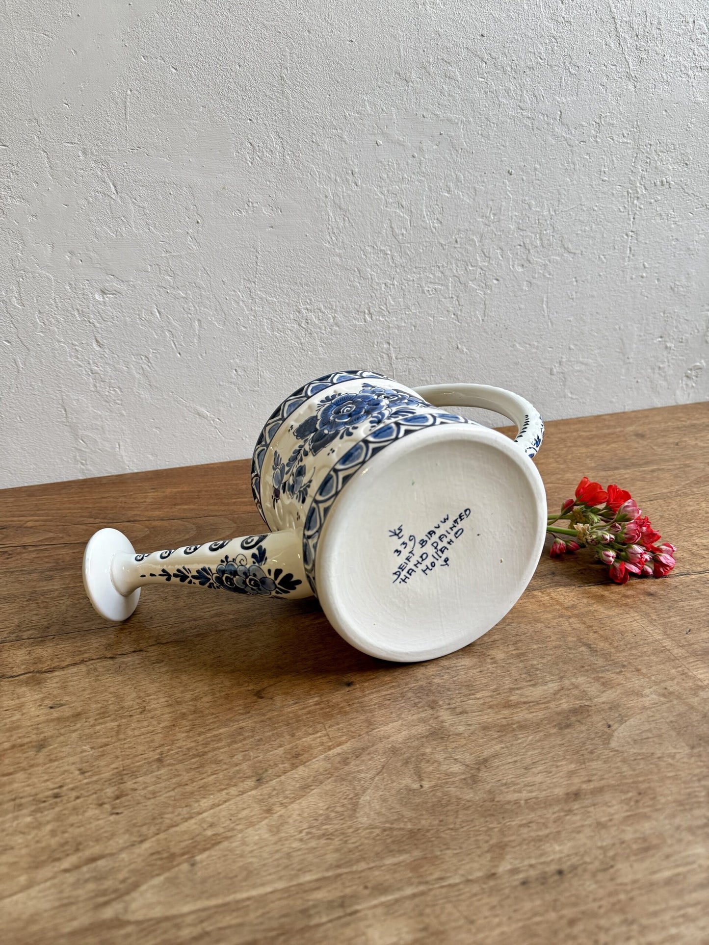 Arrosoir en faïence de Delft