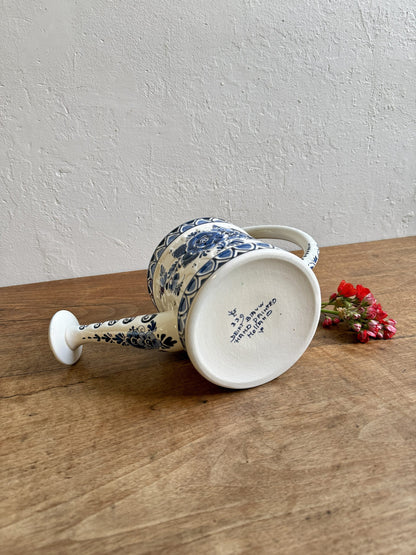 Arrosoir en faïence de Delft