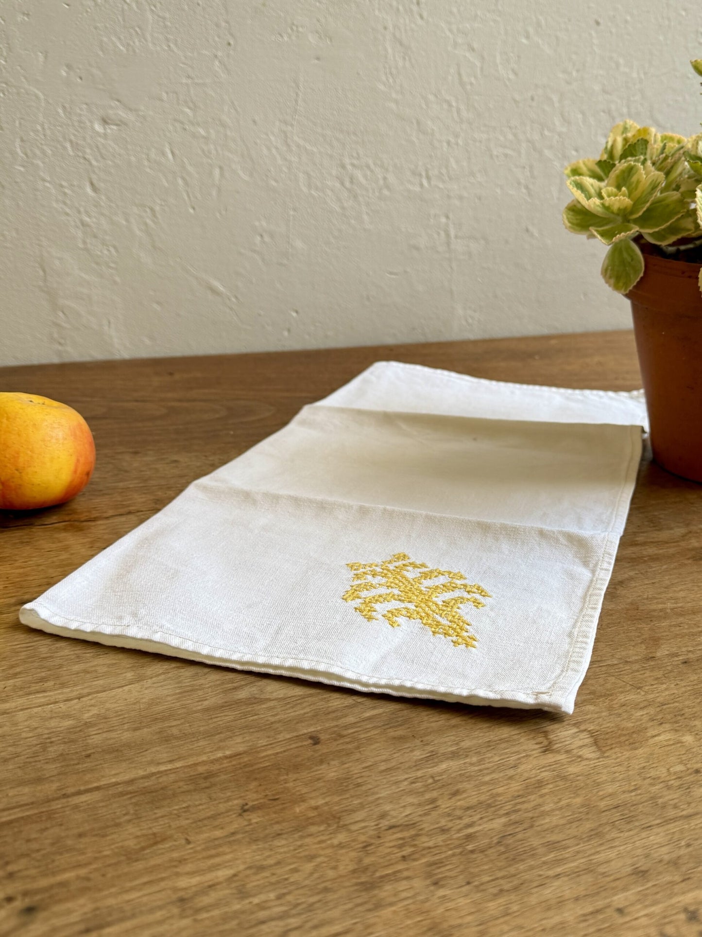 Lot de 2 serviettes blanches au point de croix