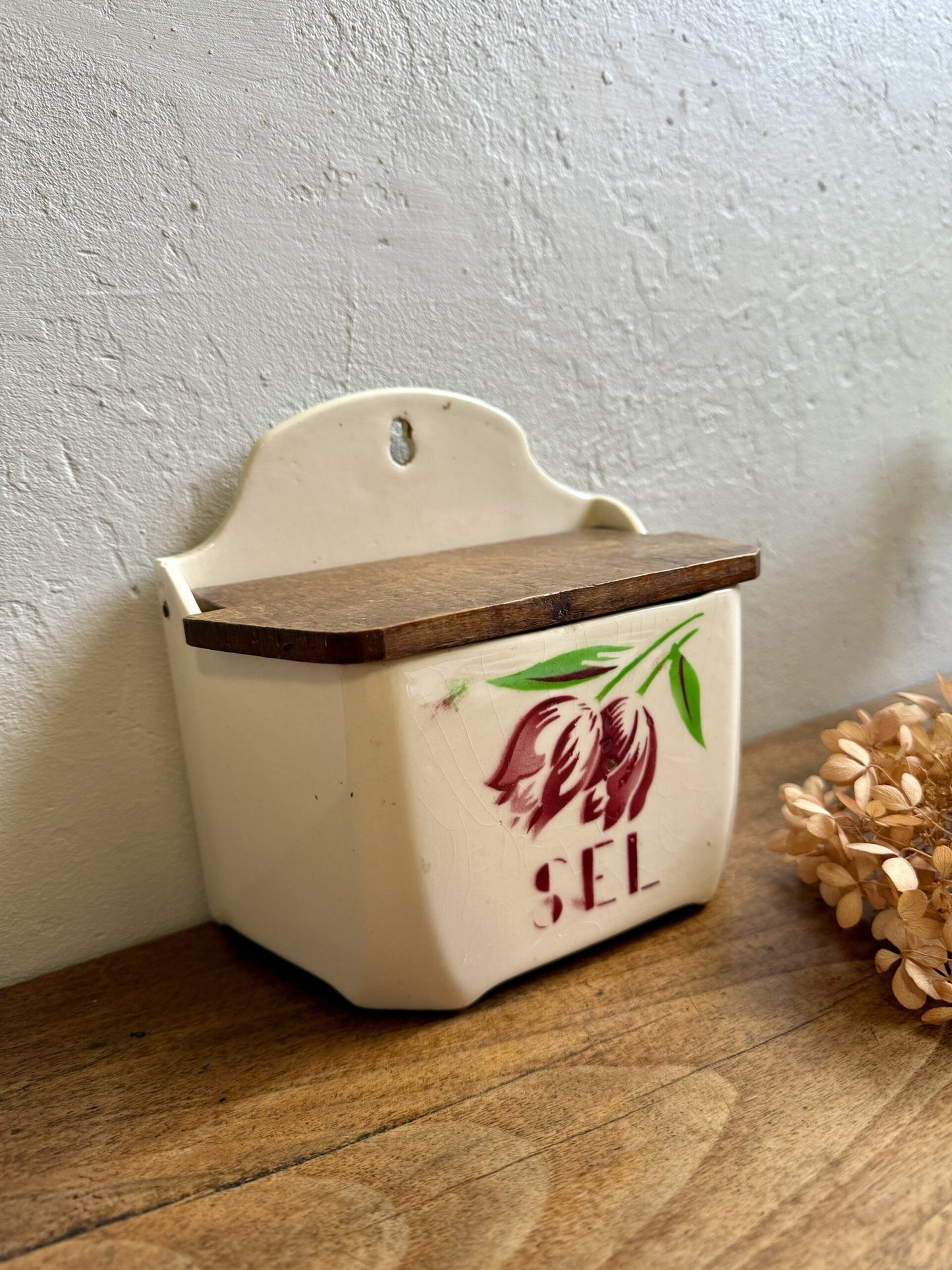 Pot à sel mural de Badonviller