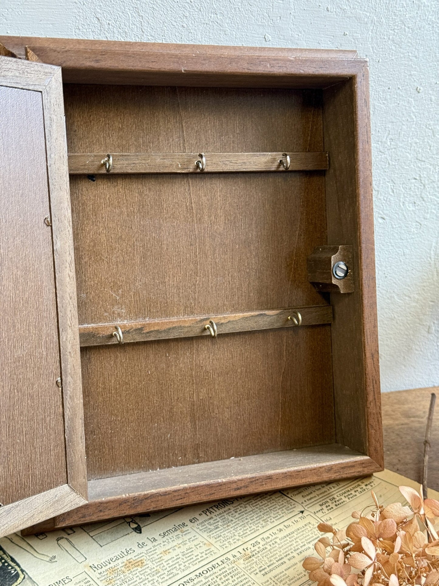 Boîte à clés vintage en bois