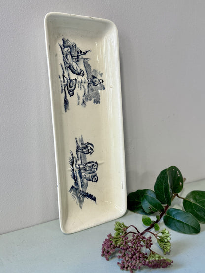 Porte-peigne ancien en faïence blanche décor bleu – scènes rurales