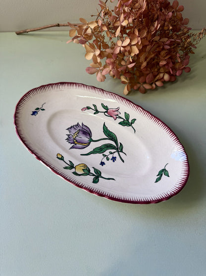 Ravier ancien Sarreguemines ovale – décor floral et liseré bordeaux