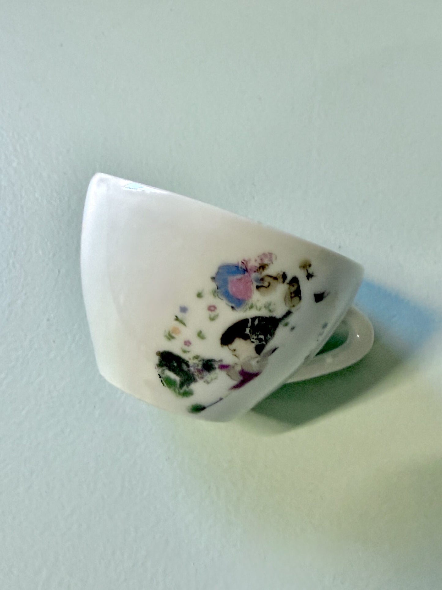 Dinette en porcelaine vintage pour enfant