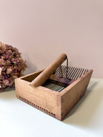 Ramasse myrtille en bois