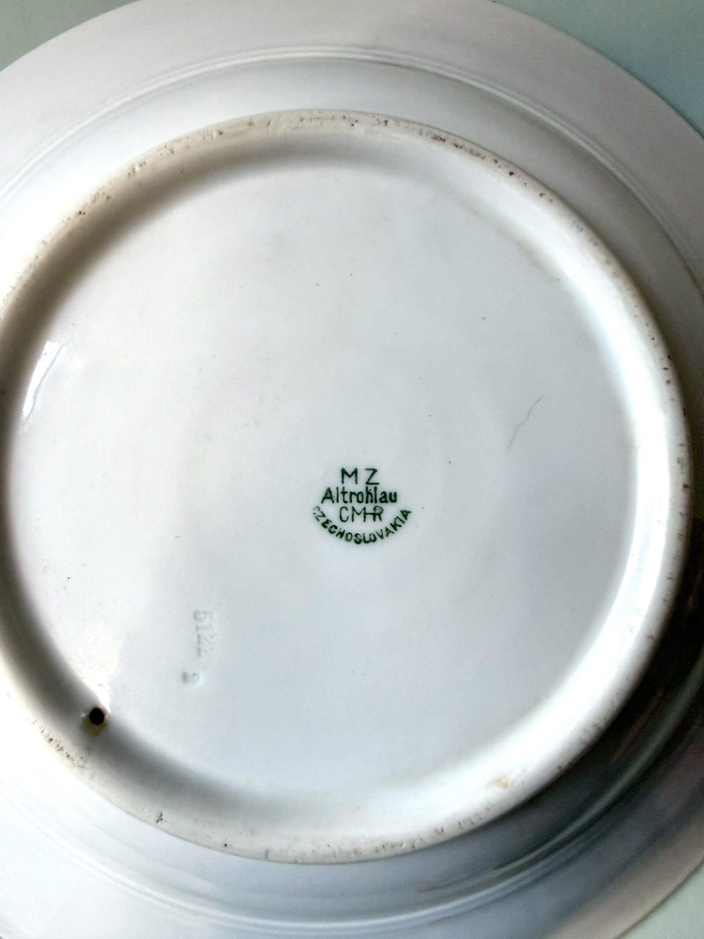 Assiette creuse en faïence fleurie