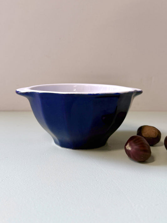 Bol émaillé blanc et bleu signé Emile Henry France