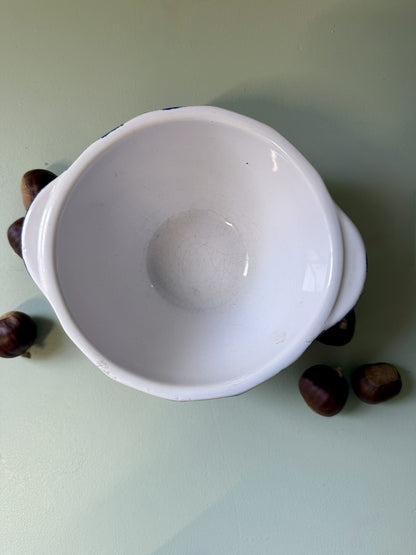 Bol émaillé blanc et bleu signé Emile Henry France