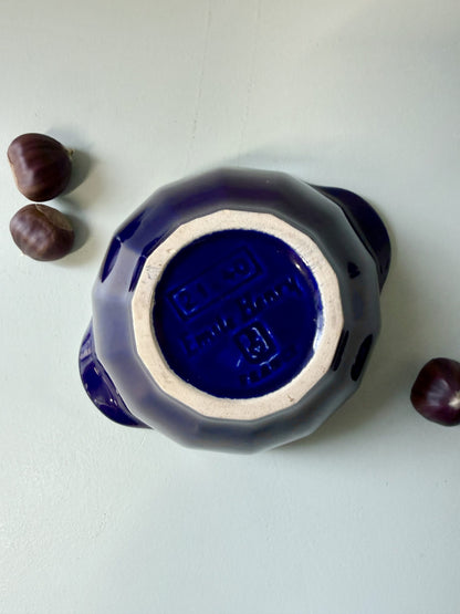 Bol émaillé blanc et bleu signé Emile Henry France