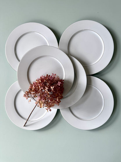 Assiettes plates blanches et liseré doré - lot de 6