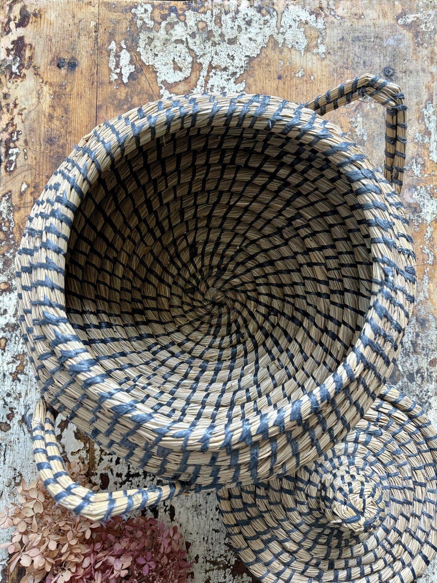 Panier de rangement avec couvercle