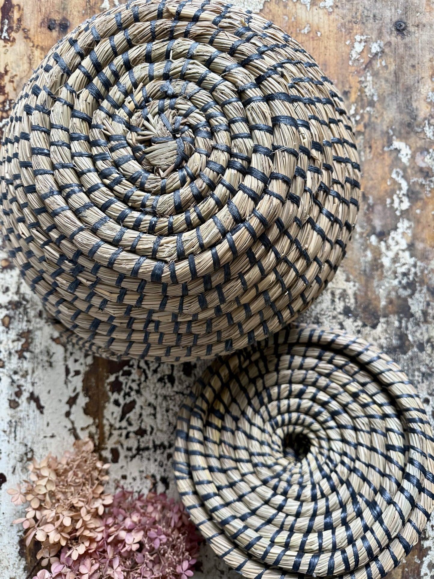 Panier de rangement avec couvercle