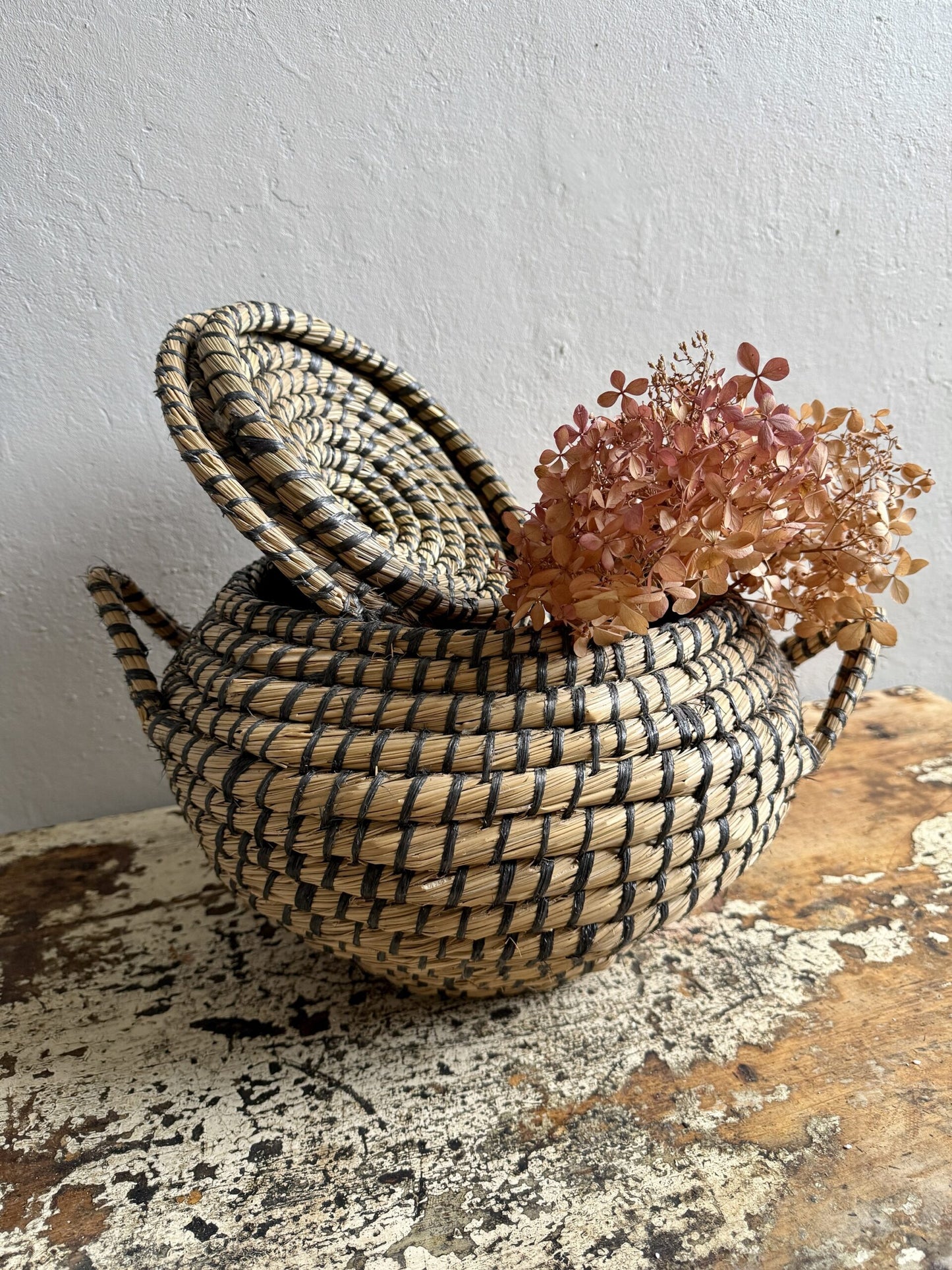 Panier de rangement avec couvercle