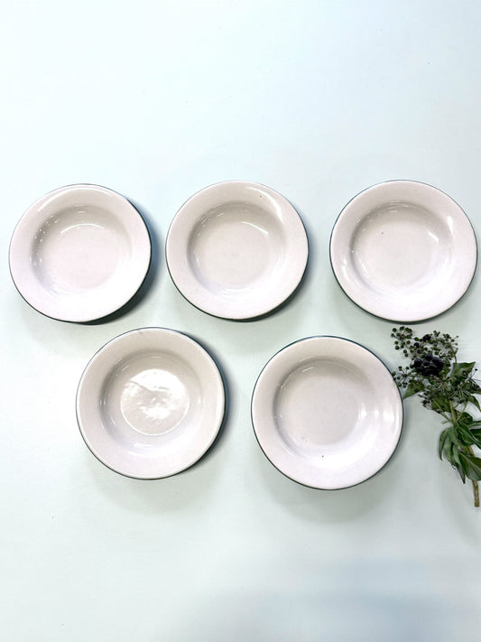Assiettes creuses beige avec liseré vert - lot de 5