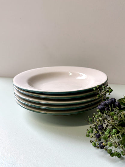 Assiettes creuses beige avec liseré vert - lot de 5