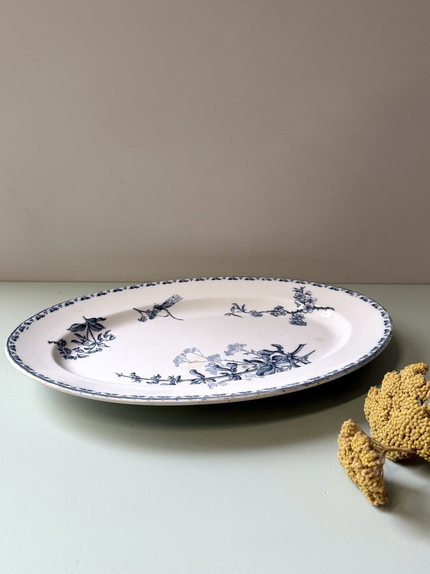 Plat ovale de Sarreguemines modèle Carmen