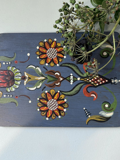 Planche en bois décor floral peint à la main
