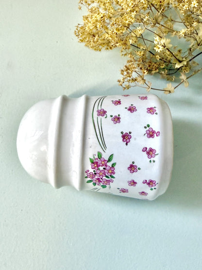 Salière florale en faïence