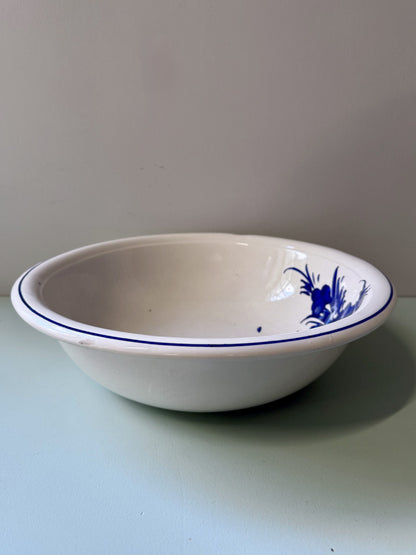 Saladier en faïence décor bleu foncé