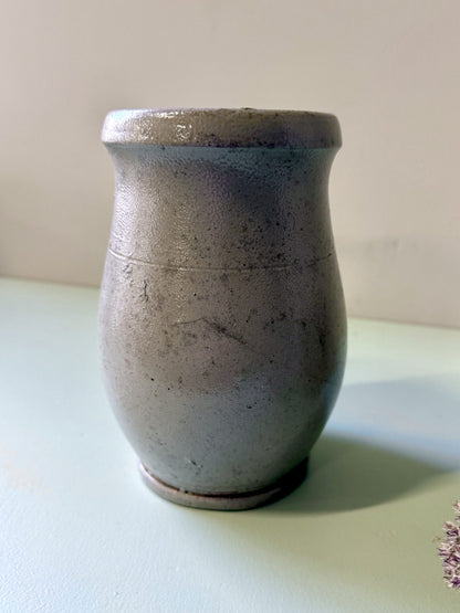 Pichet en grès gris