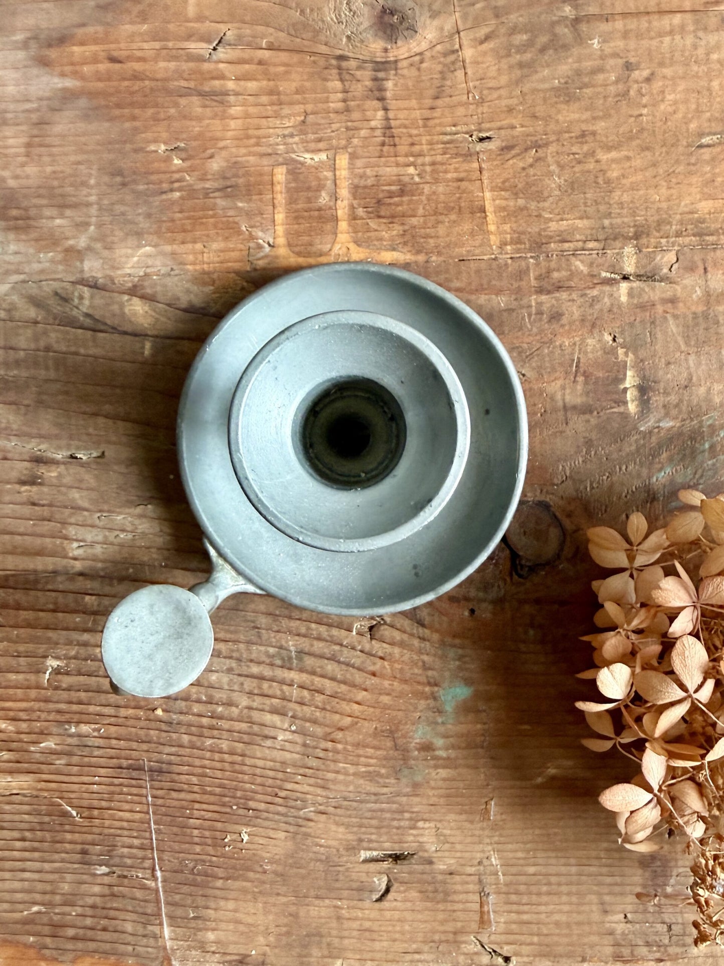 Rat de cave/bougeoir en étain