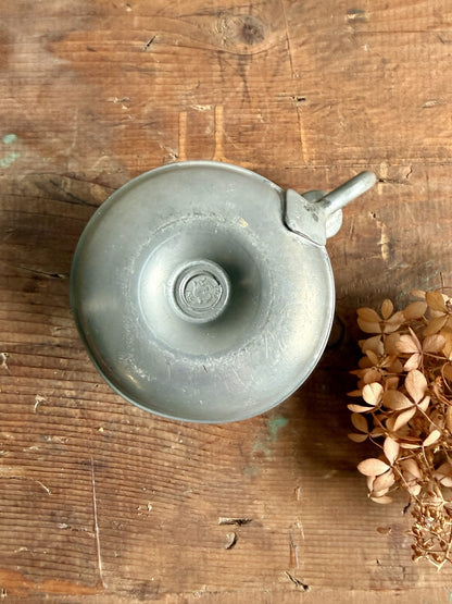 Rat de cave/bougeoir en étain