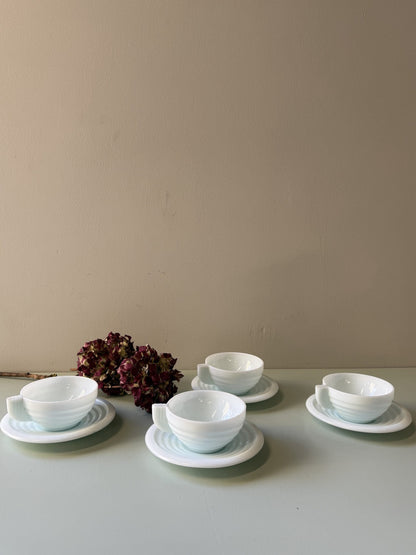 Tasses et coupelles en opaline - lot de 4