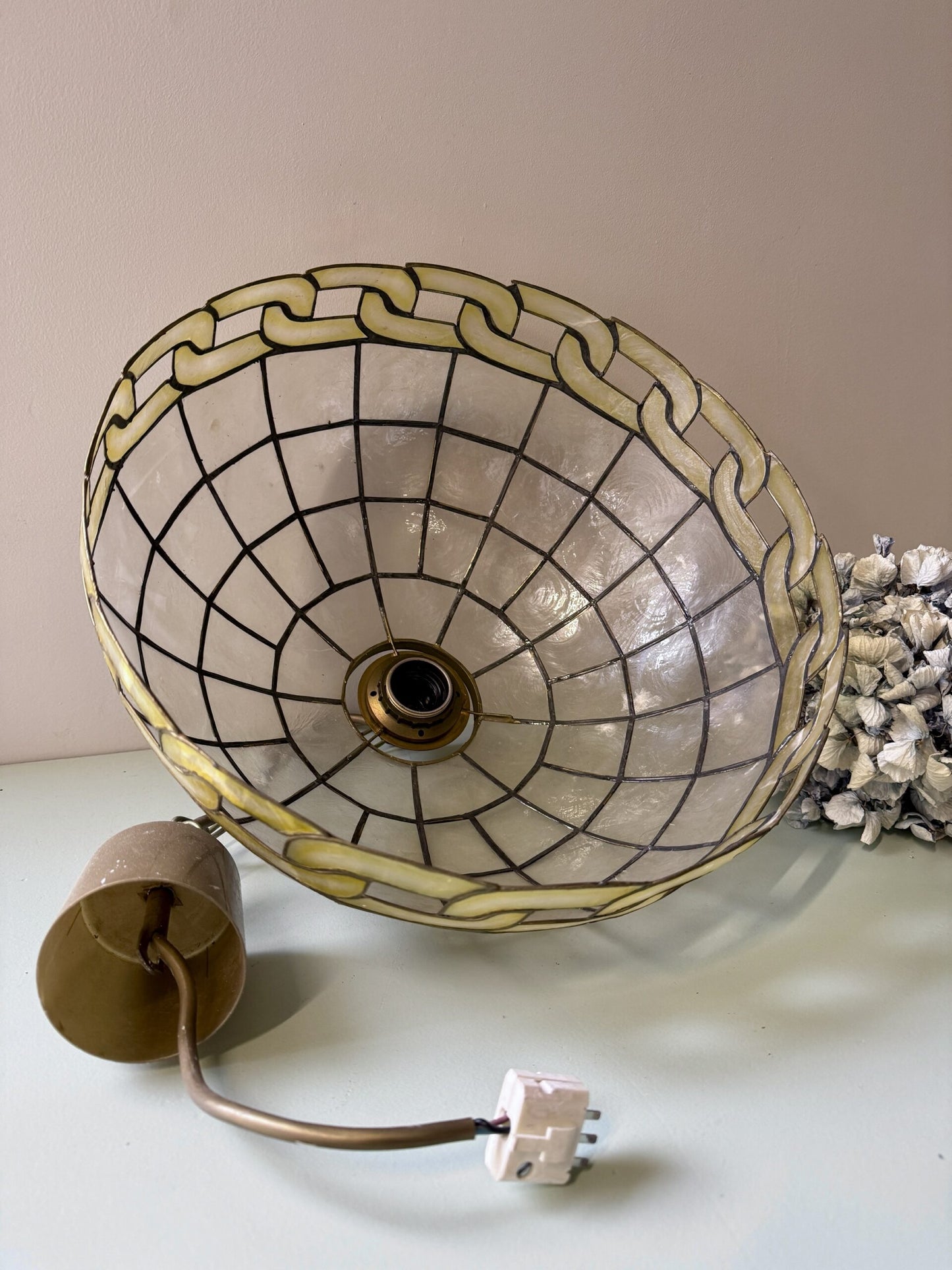 Abat-jour en nacre année 70