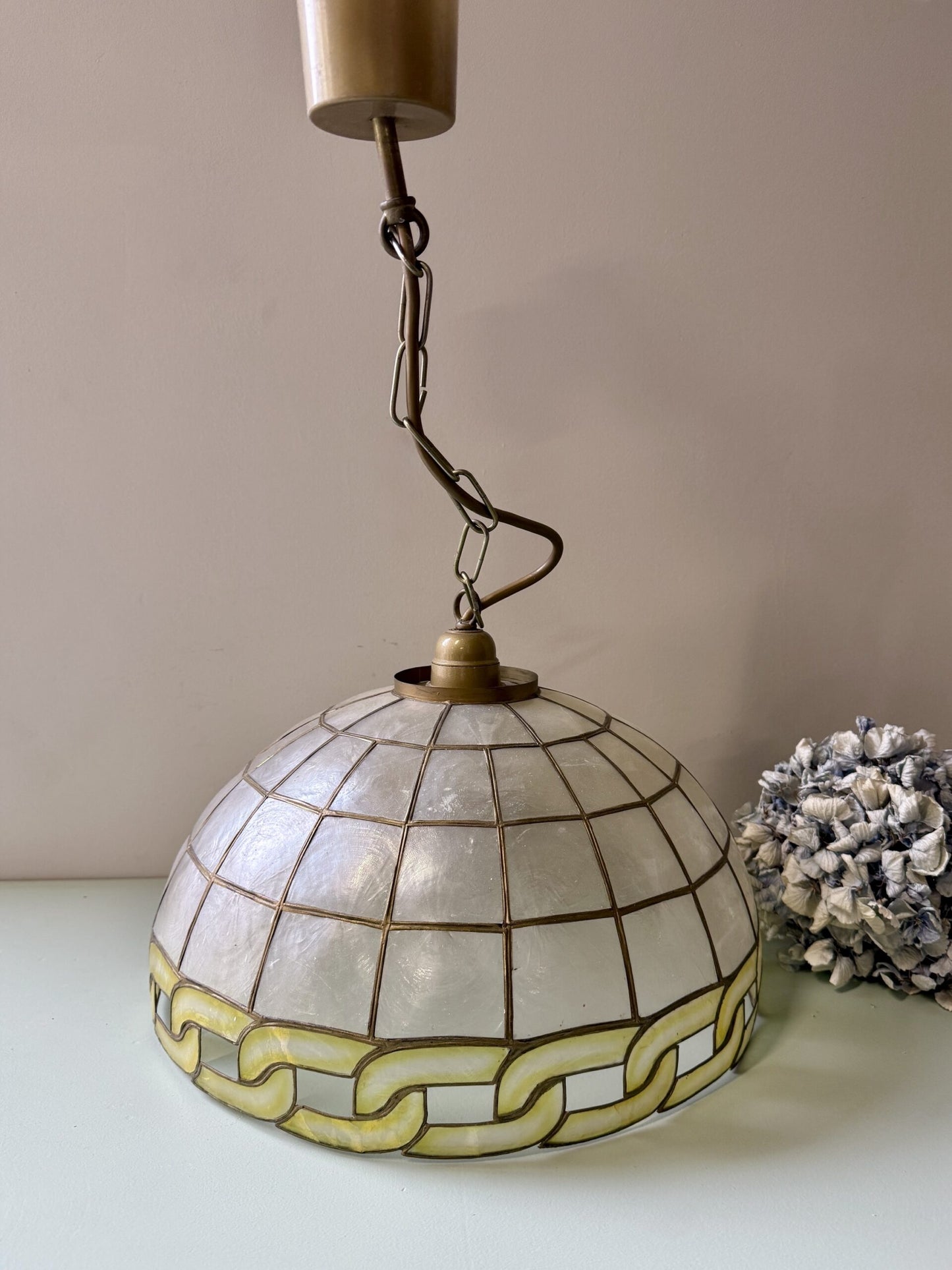 Abat-jour en nacre année 70