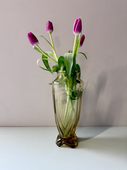 Vase en verre ambre style art déco