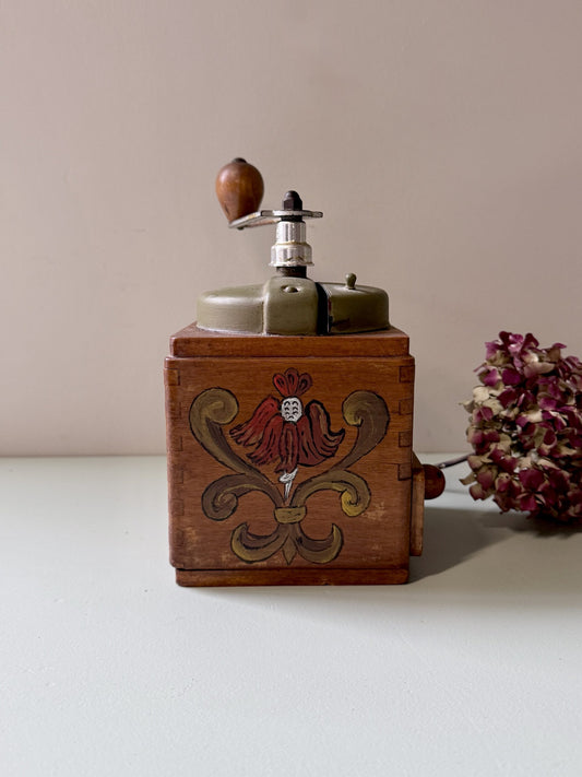 Moulin à café en bois peint