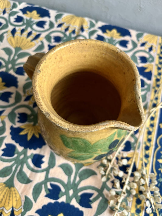 Pichet en terre cuite