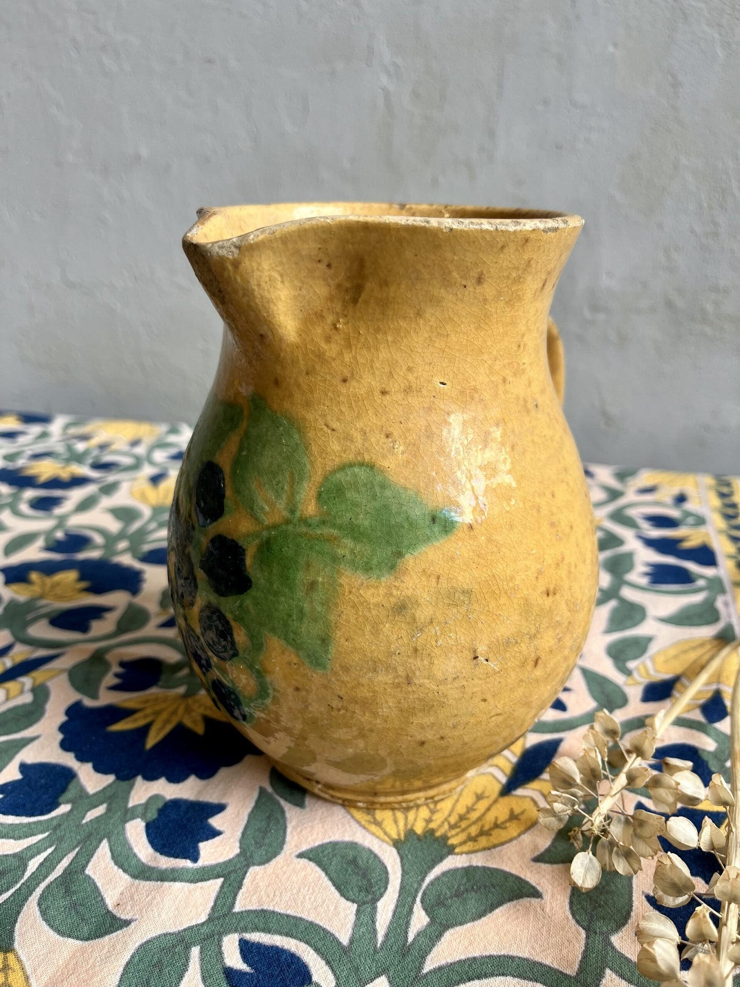 Pichet en terre cuite