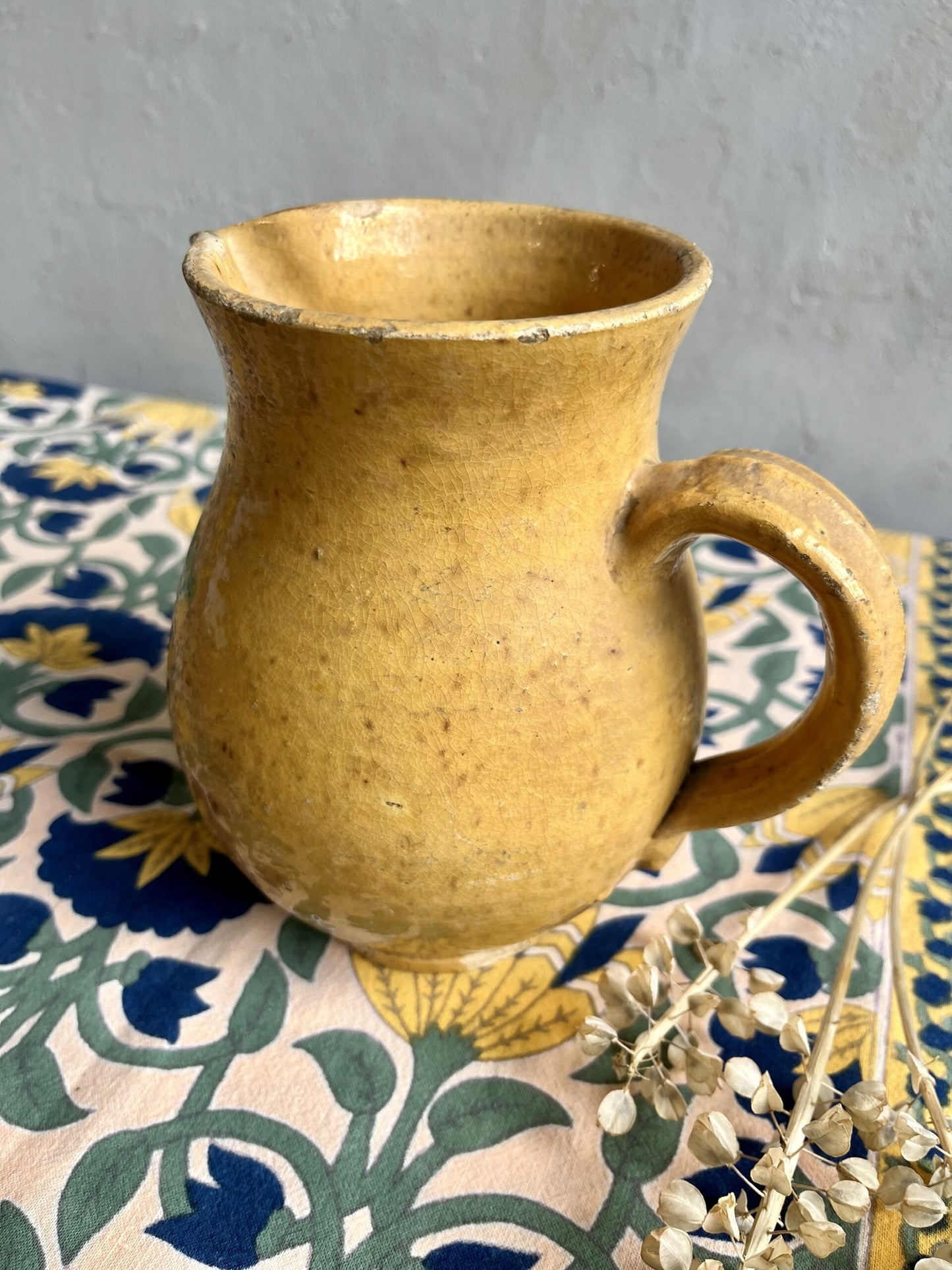 Pichet en terre cuite