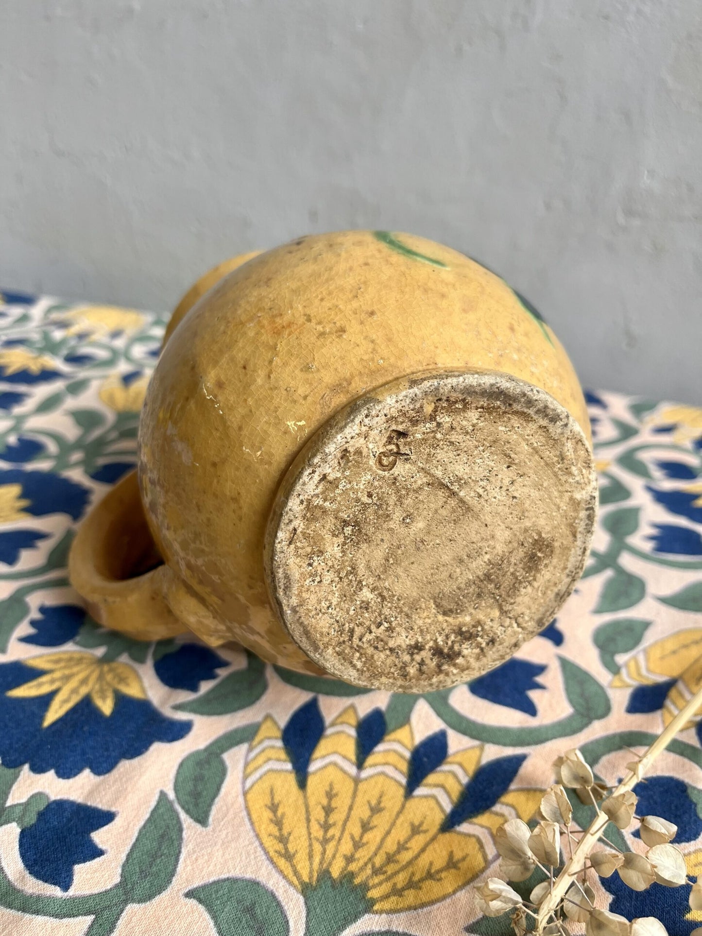 Pichet en terre cuite