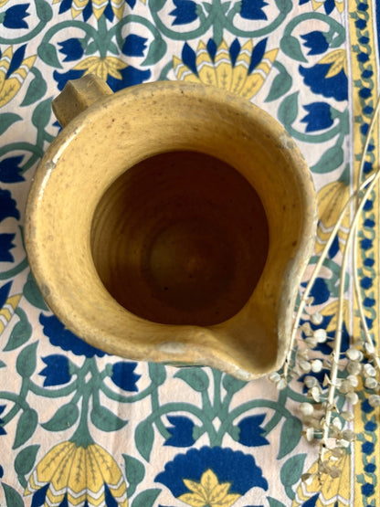 Pichet en terre cuite