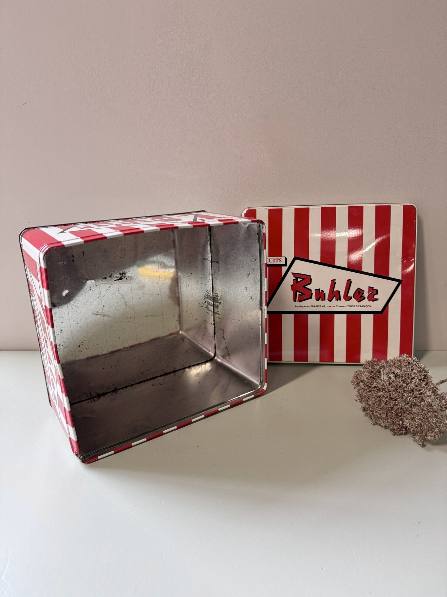 Boîte métallique vintage Buhler