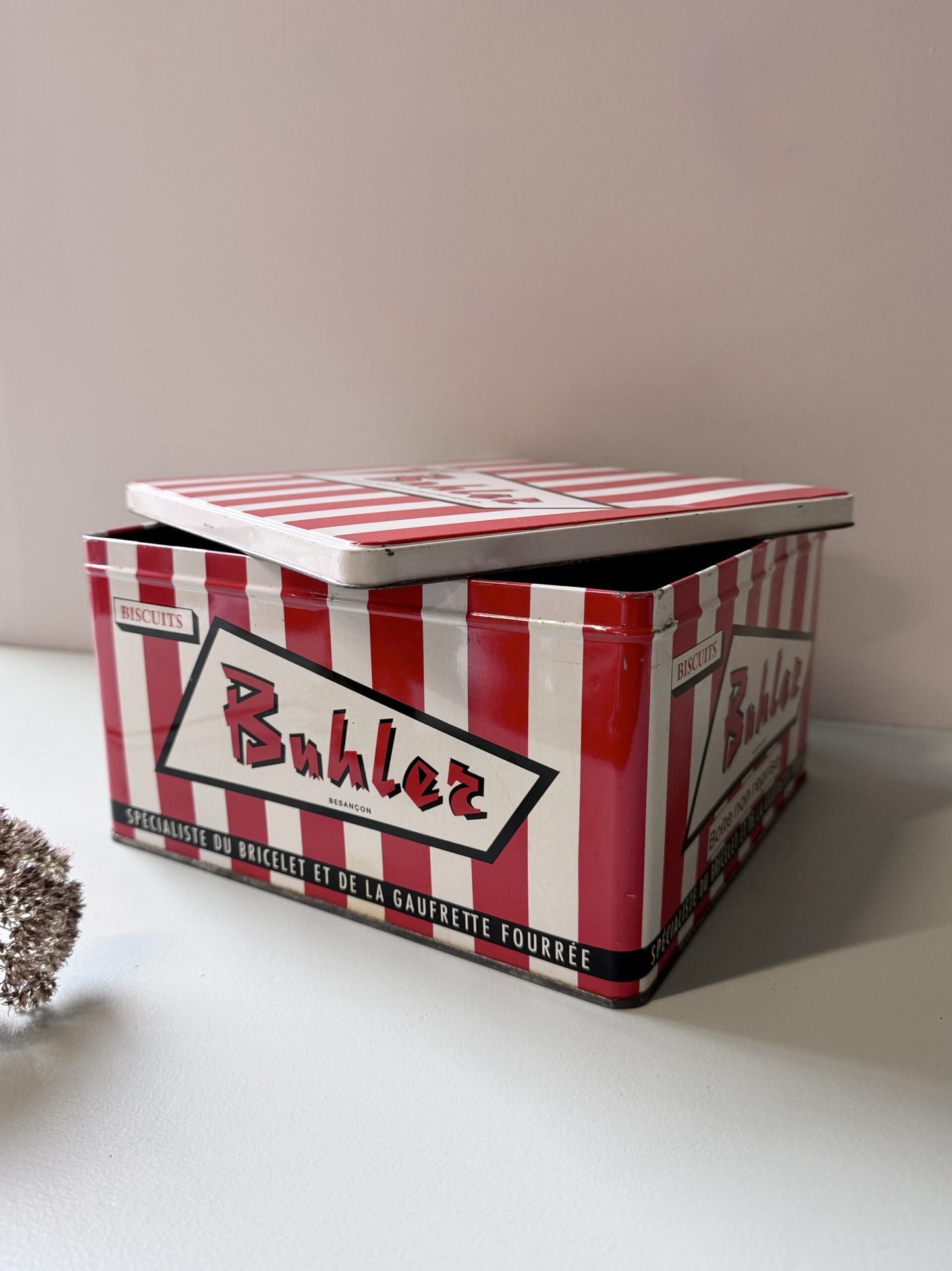 Boîte métallique vintage Buhler