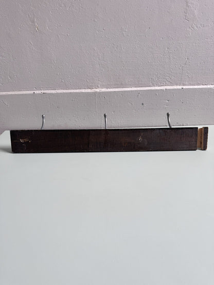 Portemanteau mural en bois foncé - 3 crochets