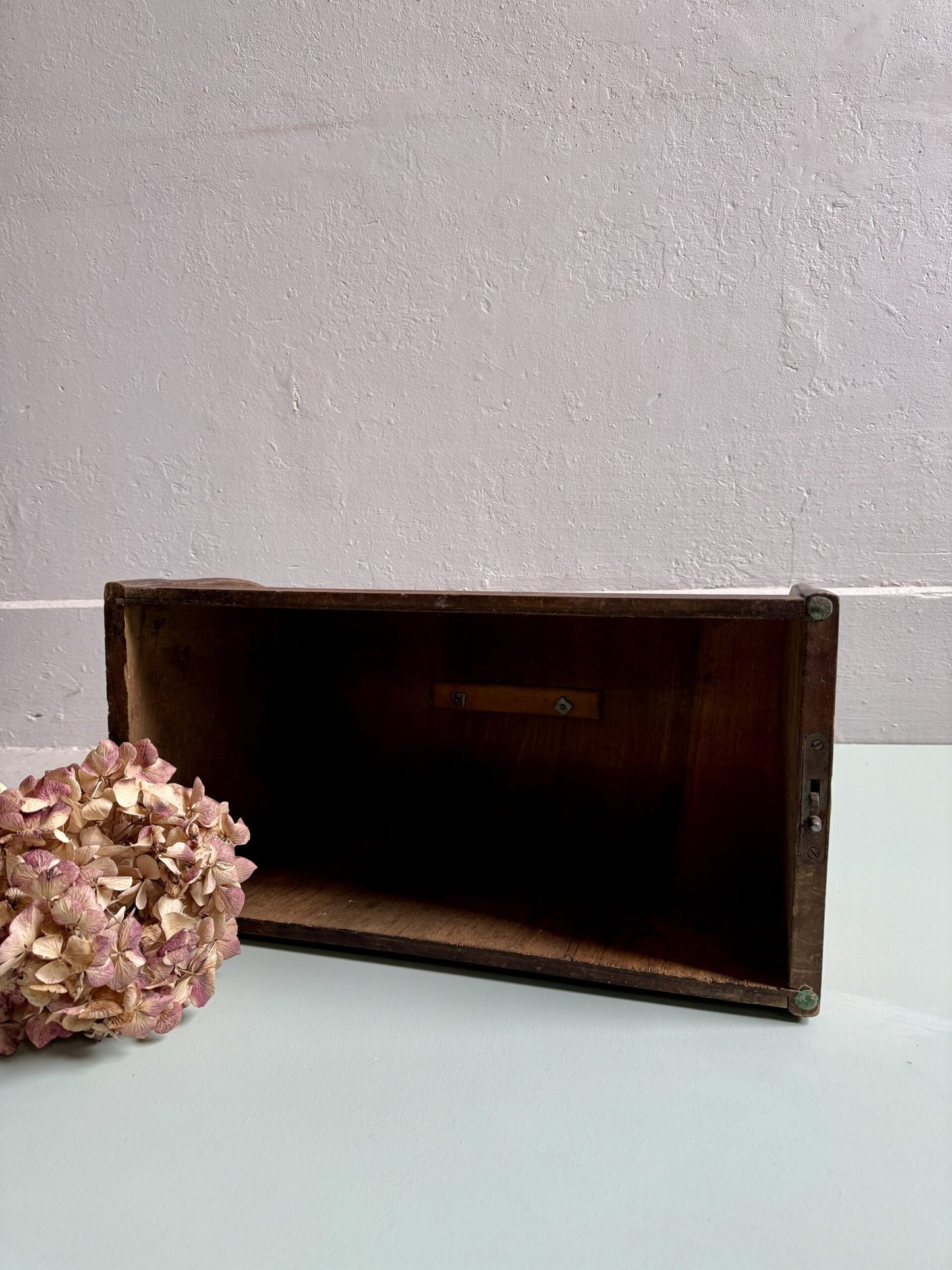 Couvercle ancien de machine à coudre