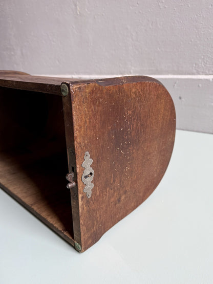 Couvercle ancien de machine à coudre