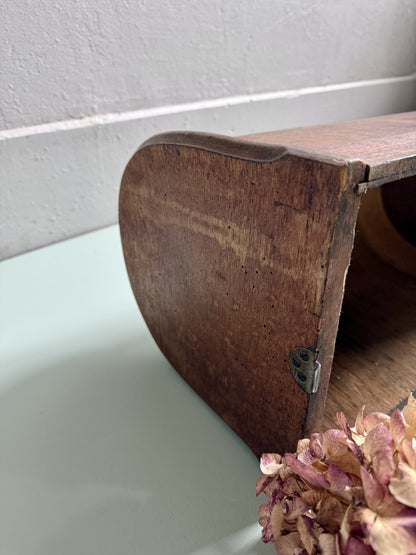 Couvercle ancien de machine à coudre