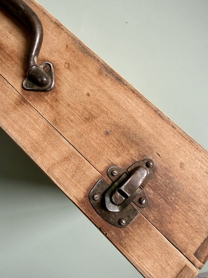 Boîte/valise ancienne en bois