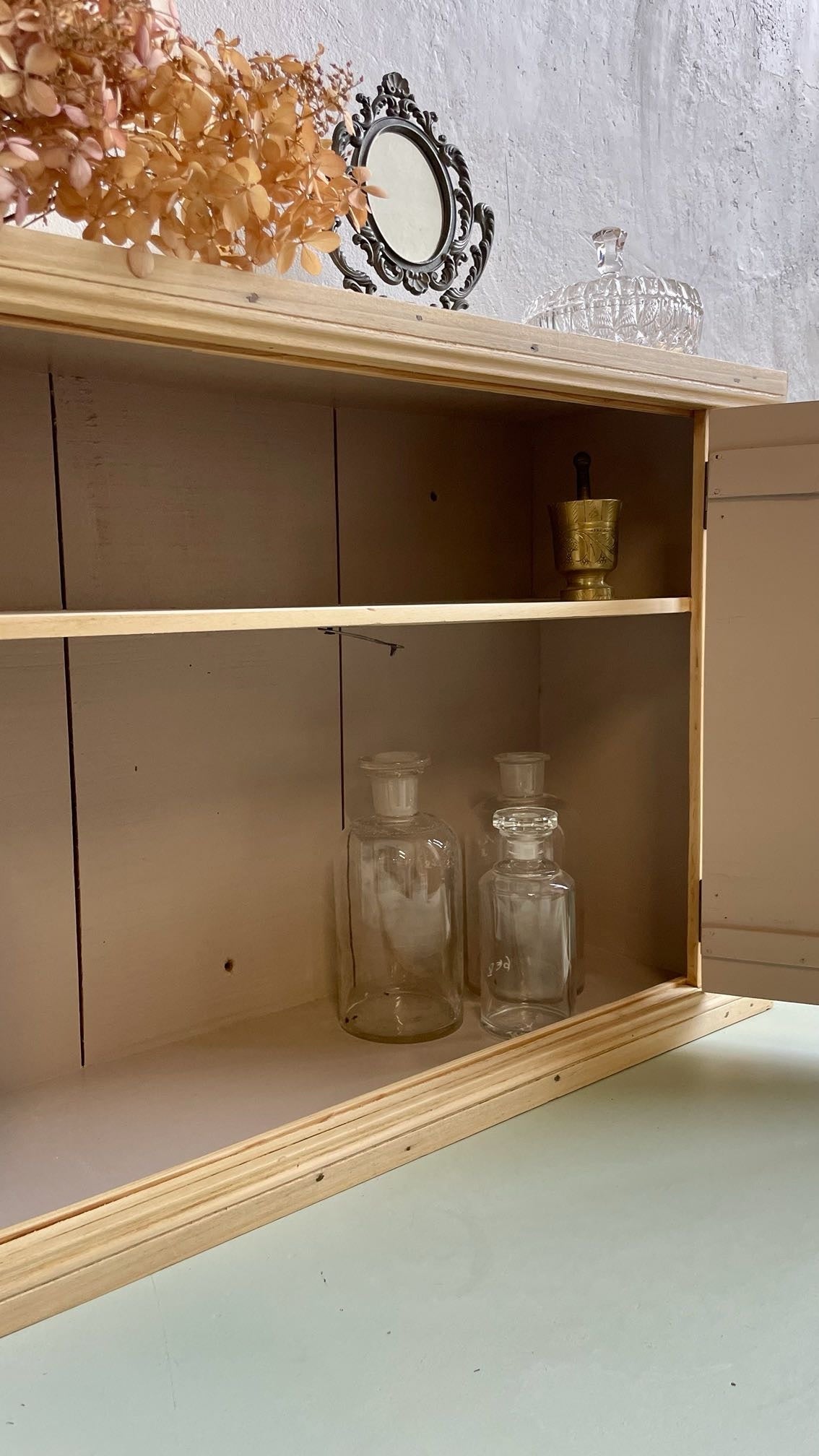 Petite armoire murale