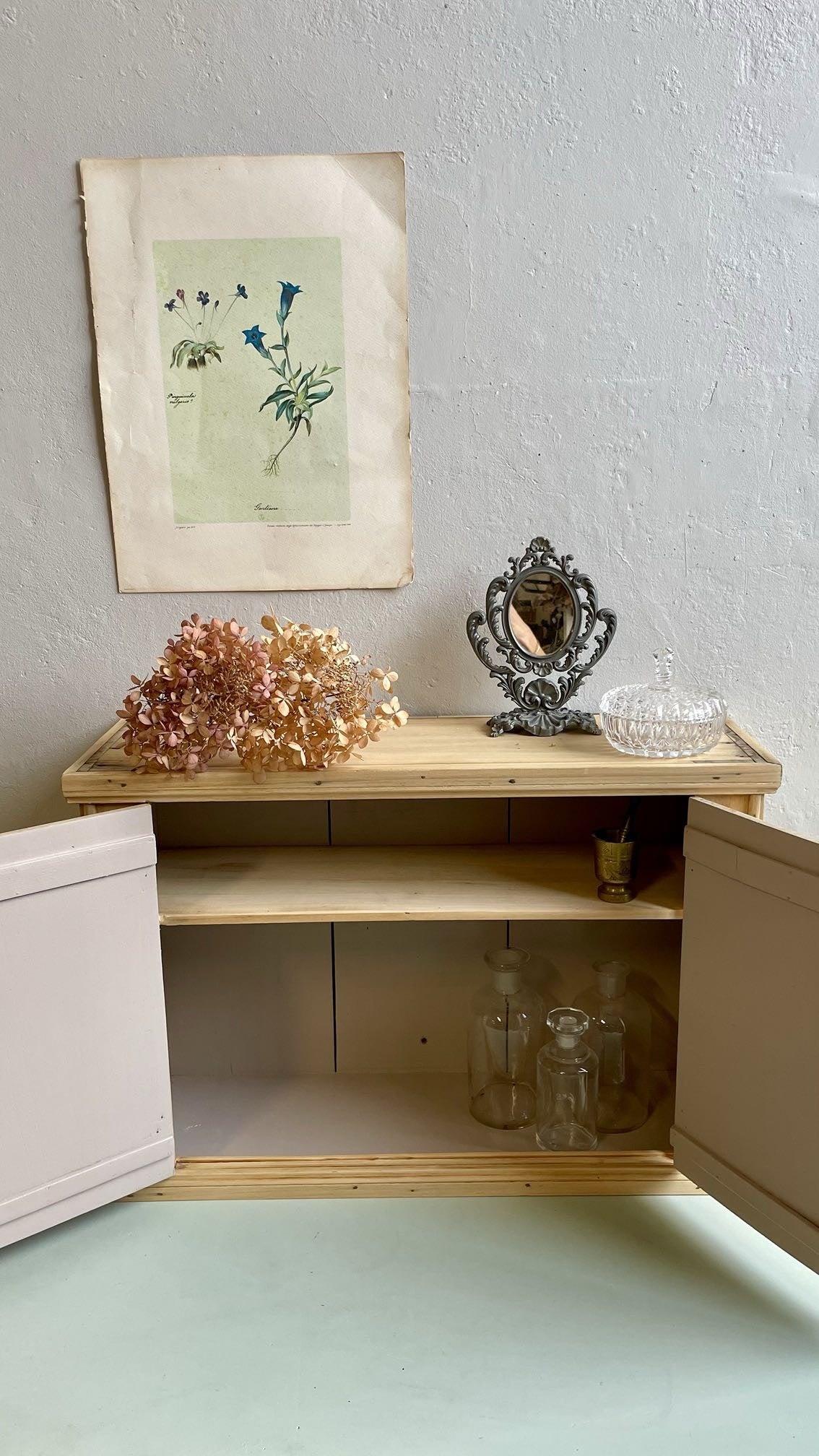 Petite armoire murale