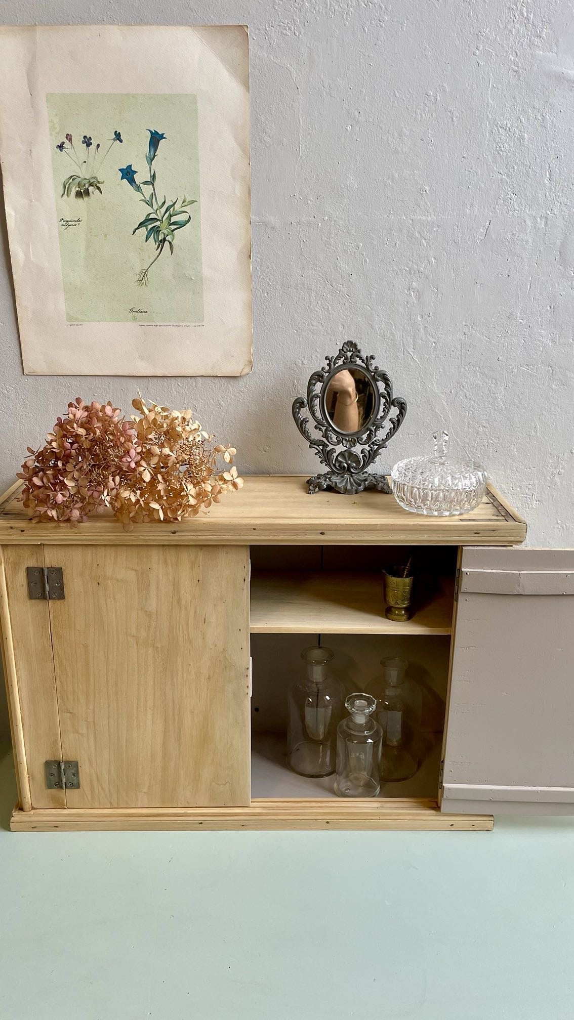 Petite armoire murale