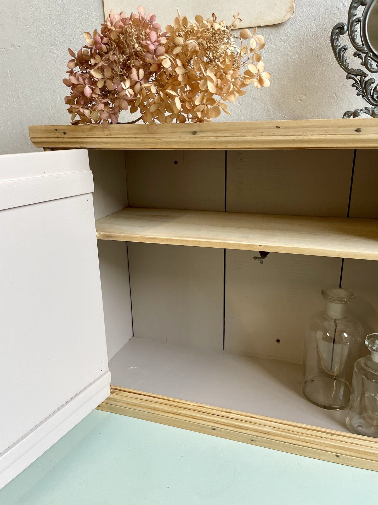 Petite armoire murale